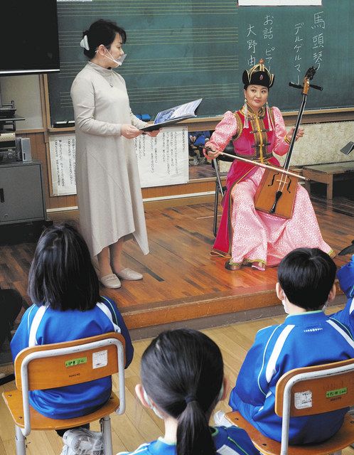 スーホ 馬頭琴で表現 魚津・清流小で朗読、演奏 – 中日新聞