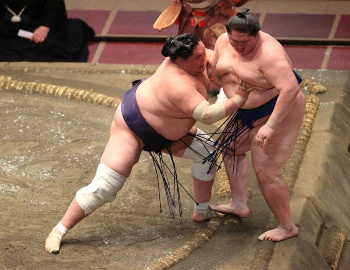 照ノ富士 史上初の大関復帰場所Vに王手、5年ぶり対戦の逸ノ城下す – スポニチアネックス Sponichi Annex